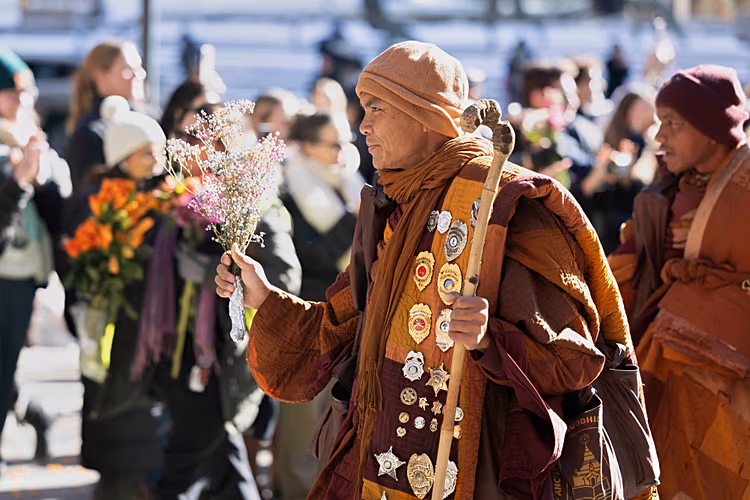 Buddhist Monks Arrive in Washington After 108-Day Walk for Peace