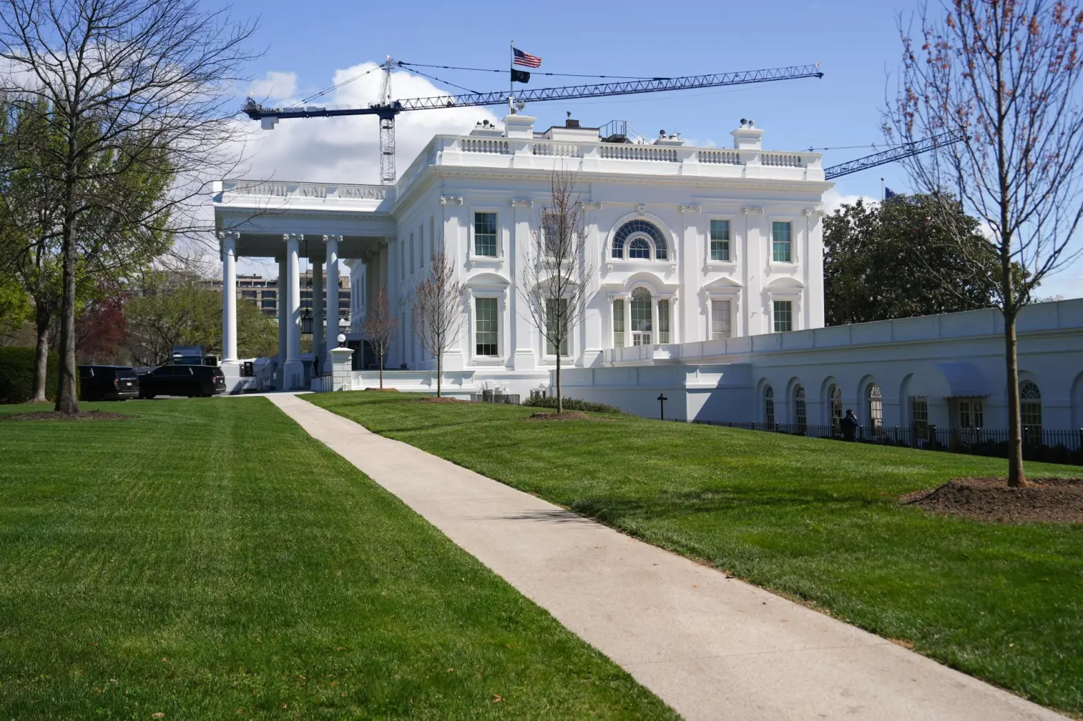 Trump White House ballroom project halted 2026