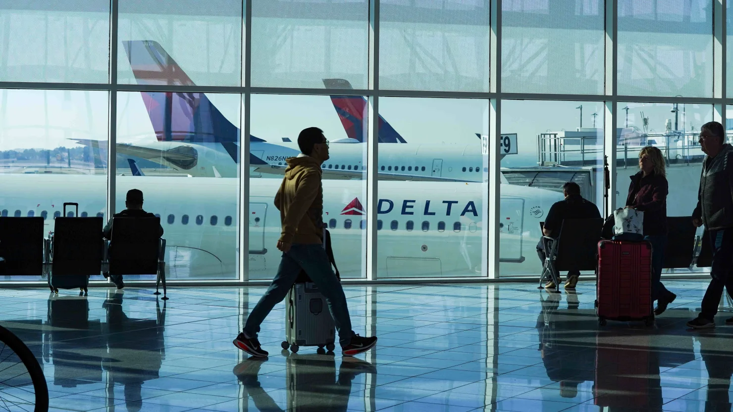U.S. adds Atlanta area airport for Ebola screening, CDC says