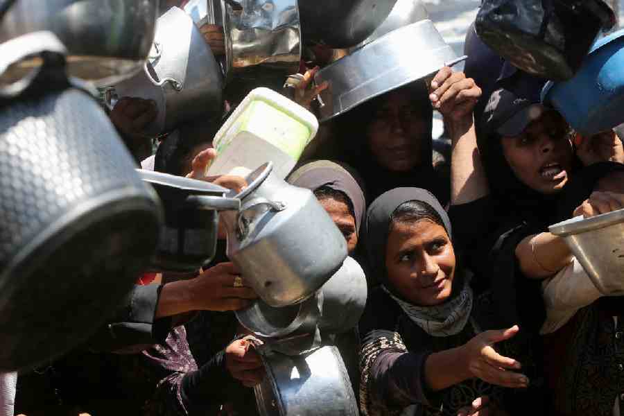 WFP Syria emergency aid cuts families receiving humanitarian food