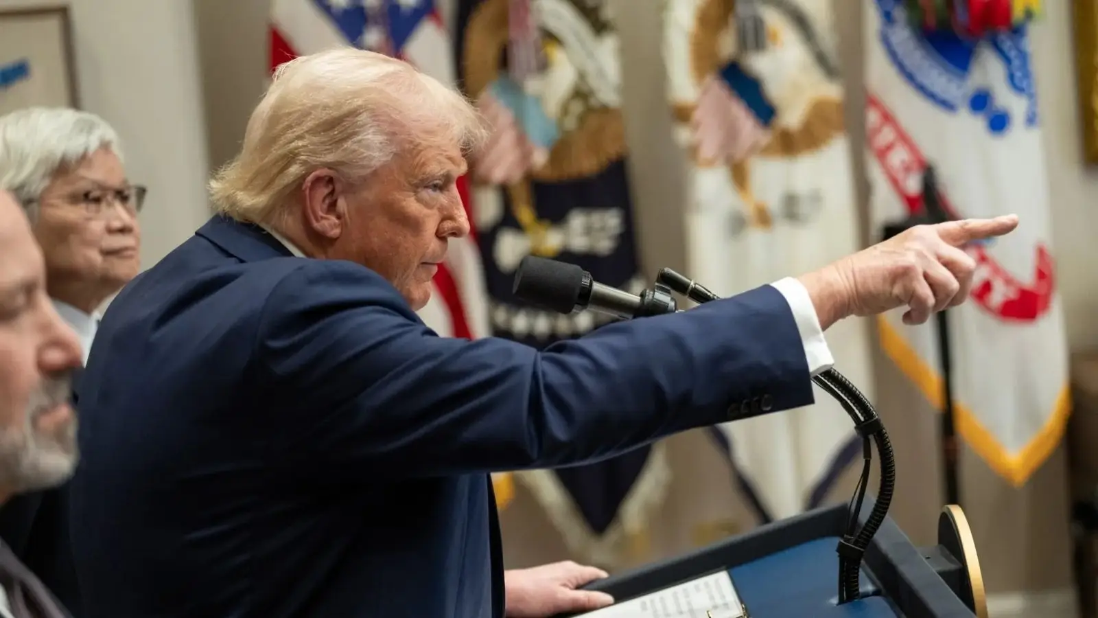 US Considers Military Options for Cuba While Focusing on Economic Concessions