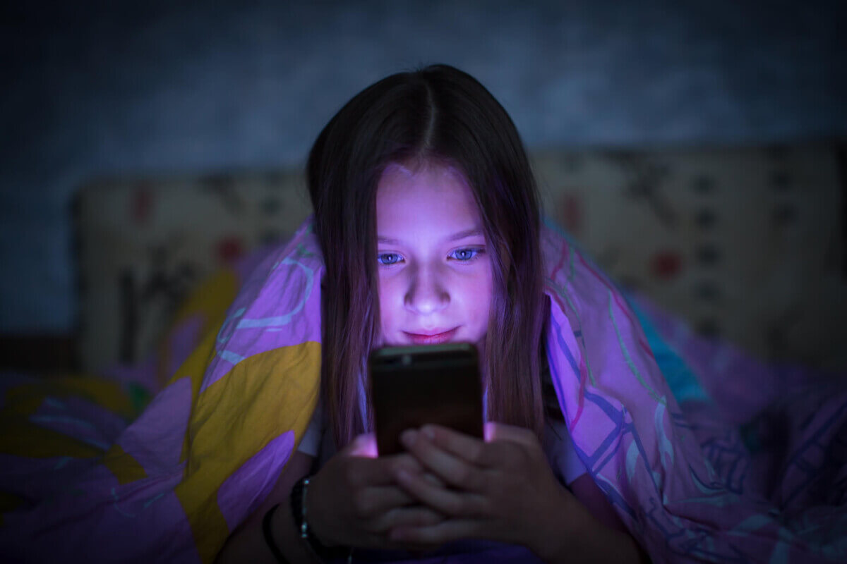 social media harm children warning