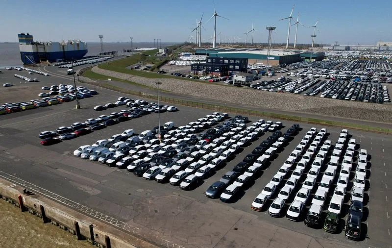 Trump says he will raise tariffs on EU autos to 25%
