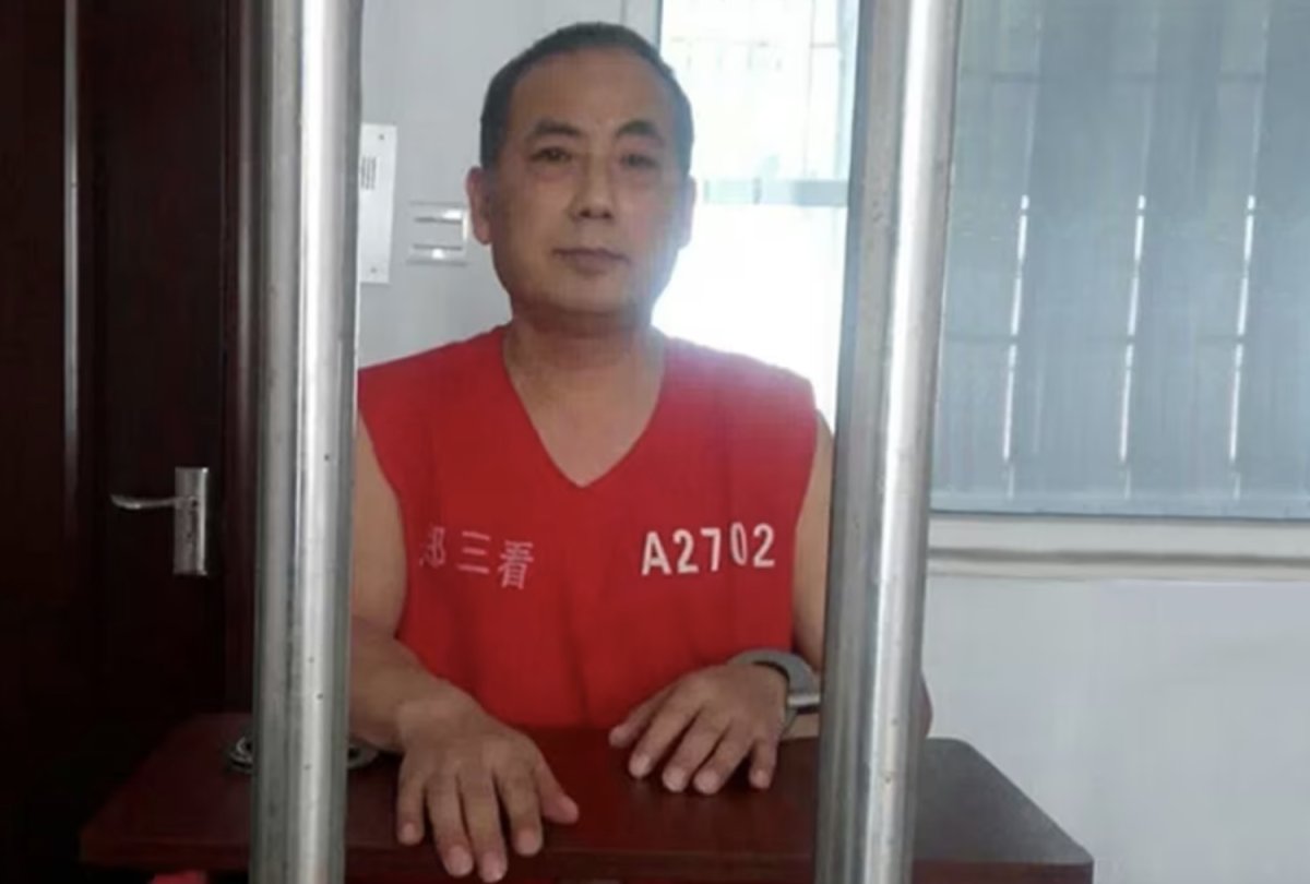 South Korea detains dissident who fled China in rubber boat
