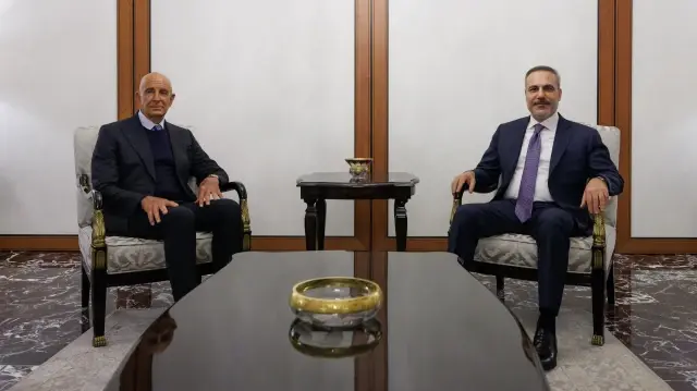 Turkish foreign minister meets US envoy to NATO