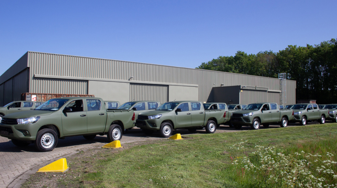 Netherlands sends pickup trucks to Ukraine