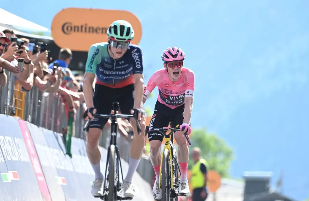 Felix Gall Giro dItalia podium