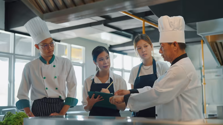 Food and beverage manager 