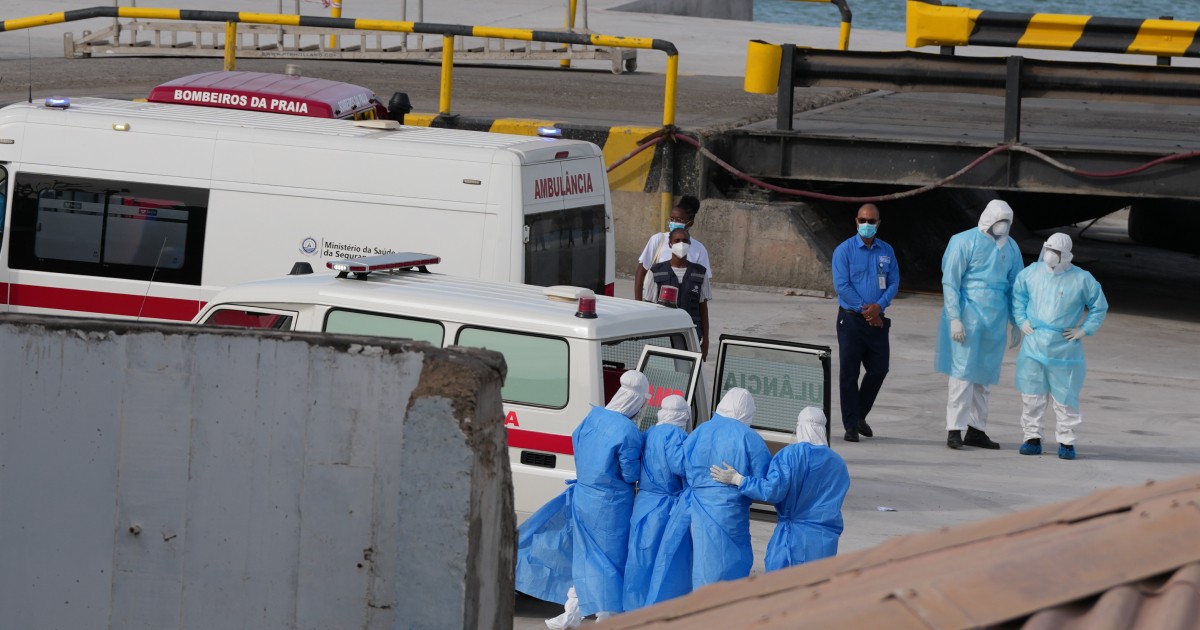 hantavirus contact tracing cruise ship outbreak:Health workers in protective gear evacuating patients