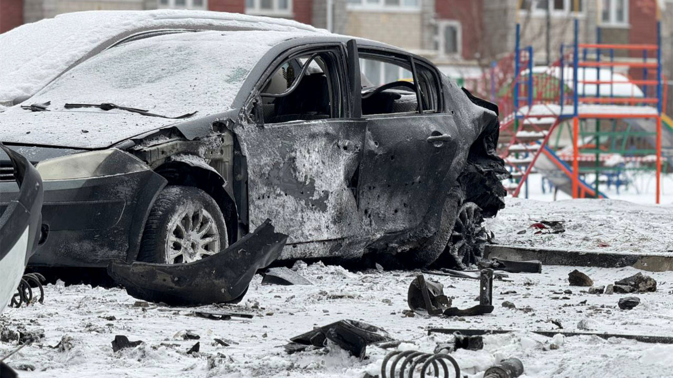 Russian attacks kill two in Ukraine; Kyiv drones strike central Russia 