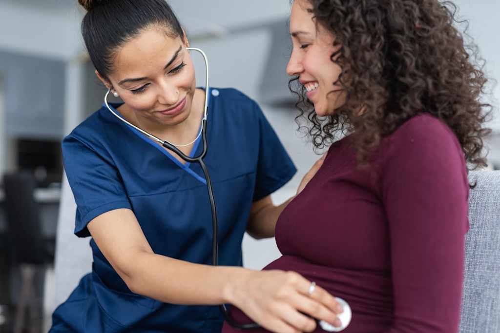 Fertility Nurse Job in Lekki Lagos assisting patient in IVF clinic
