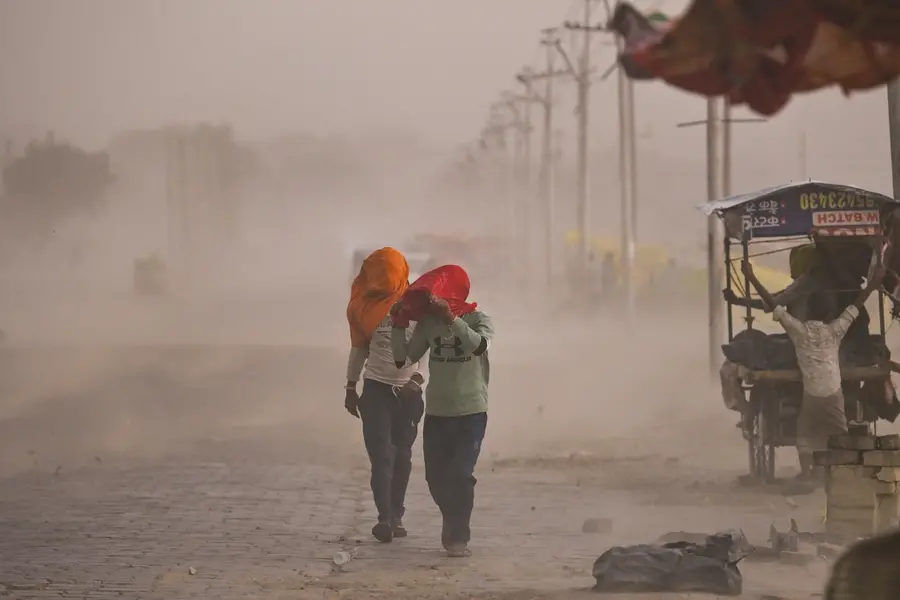 Duststorms and lightning kill at least 96 people in northern India