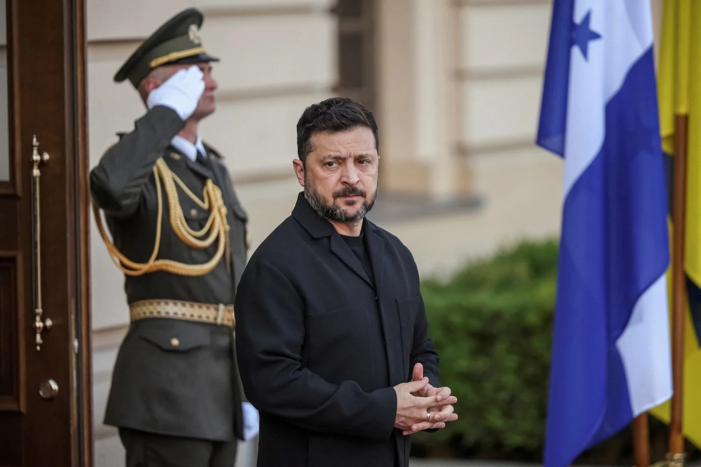 Zelenskyy returns Poland honour
