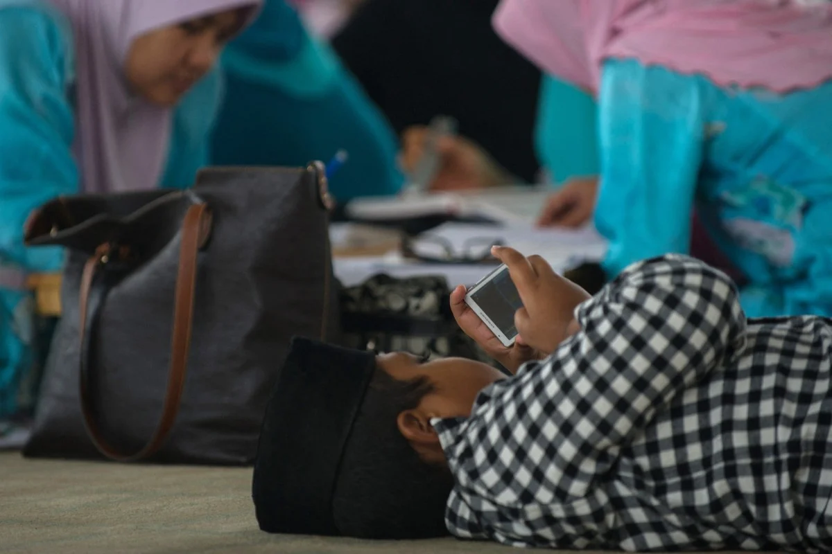 Malaysia bars under-16s from social media as new rules come into force