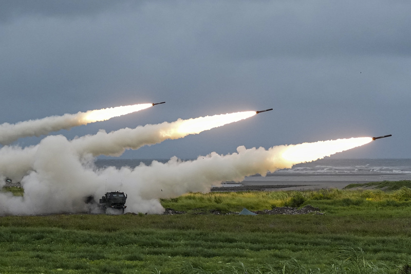 Taiwan HIMARS military exercises