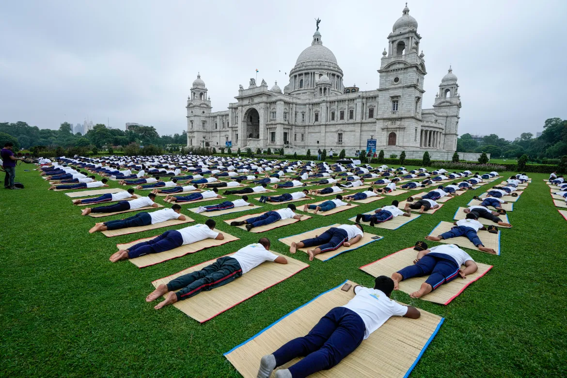 Thousands across the world participate in International Yoga Day 
