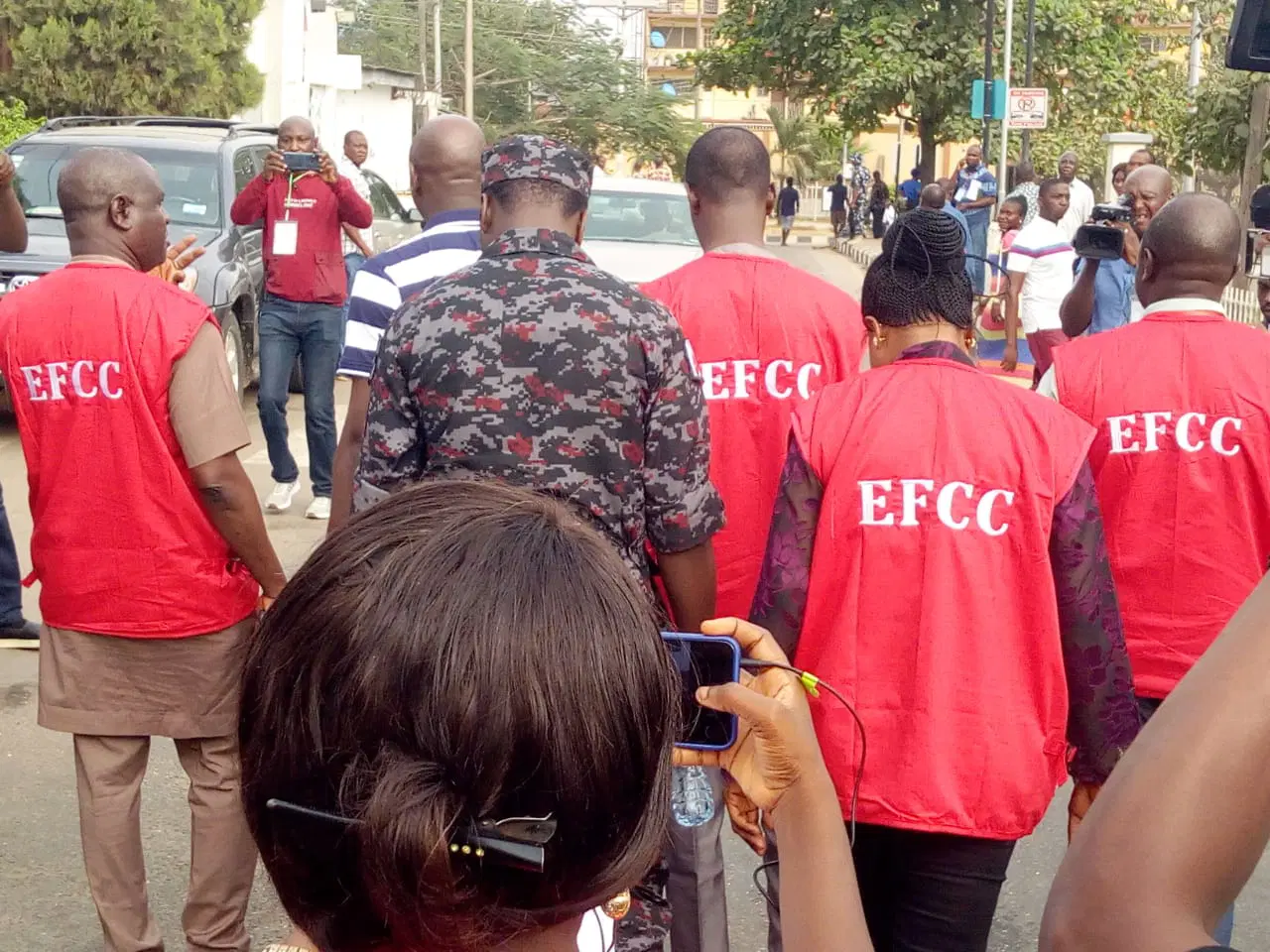 EFCC Officials Storm Governor Oyebanji’s Polling Unit Amid Vote-Buying Concerns