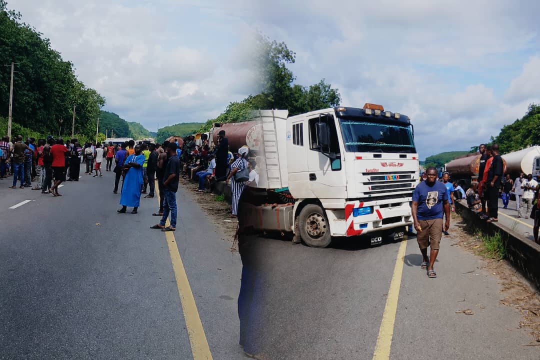 Tanker Driver Shuts Down Lagos–Ore–Benin Expressway Amid Extortion Allegations