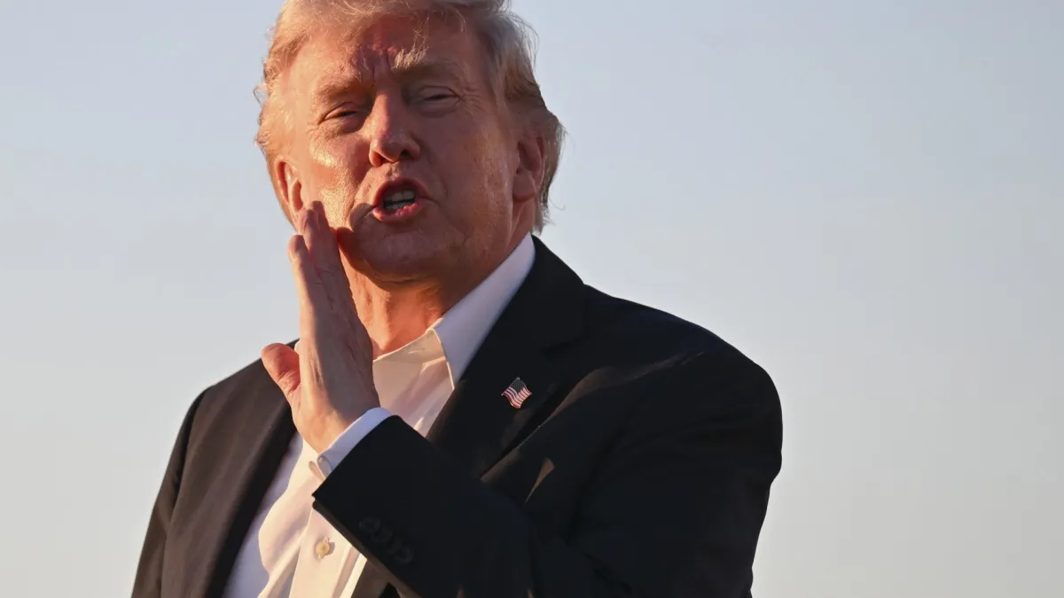 Trump rages against 'unpatriotic Republicans' and 'chirping' war critics in 1AM meltdown
