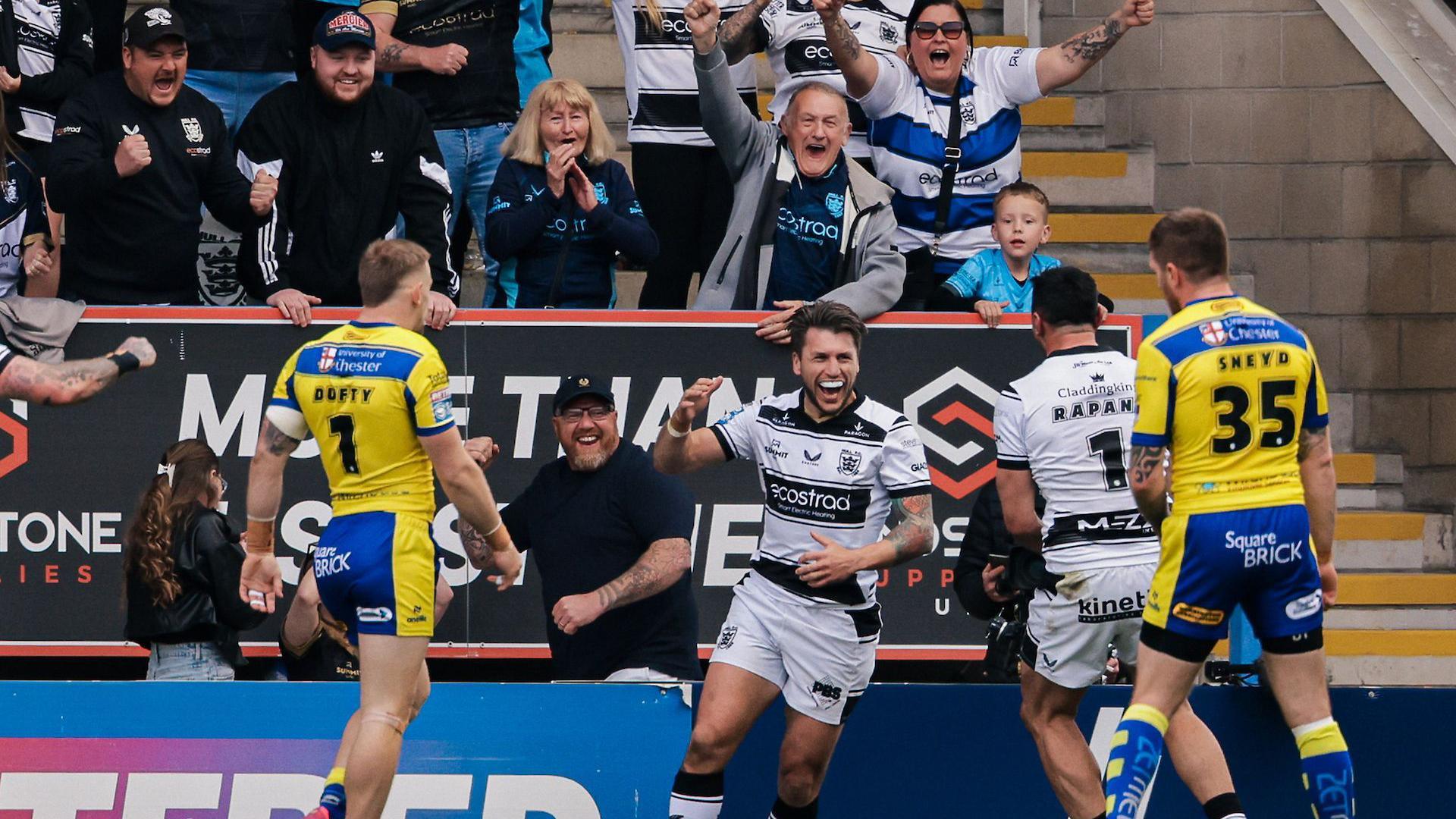 Super League: Warrington Wolves 16-28 Hull FC