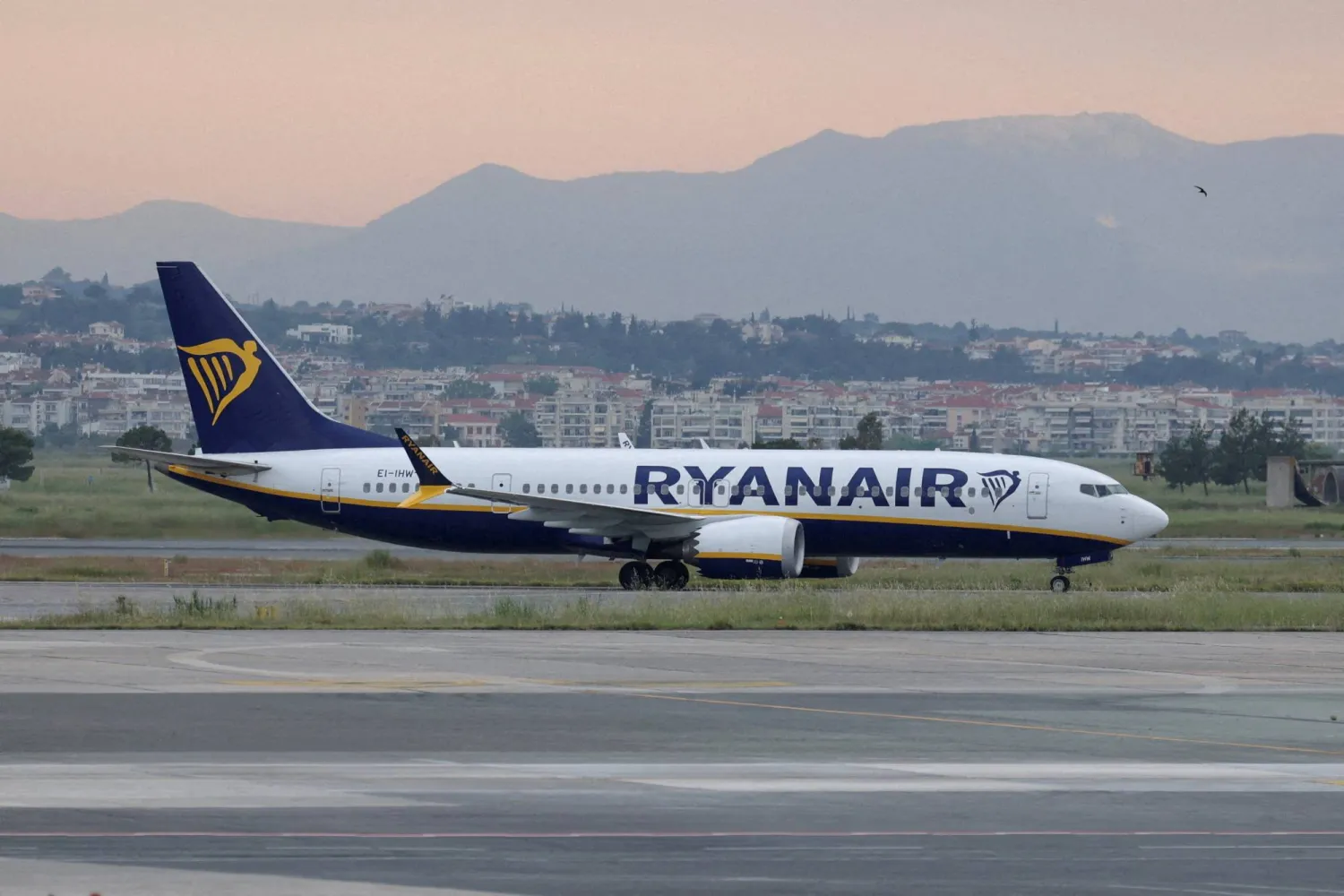Ryanair Flight window seperation incident