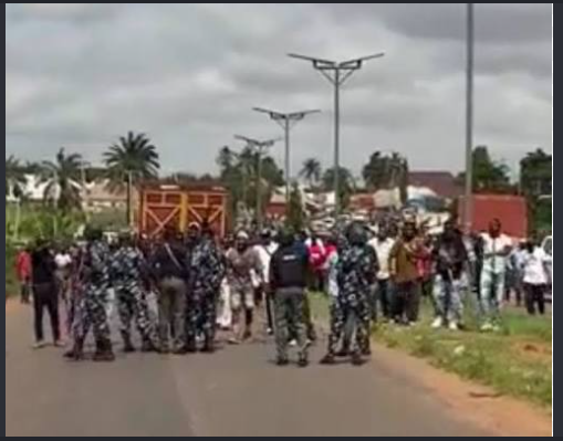 Peter Obi during his Benue visit after youths reportedly blocked his convoy in Makurdi.