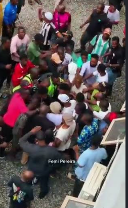 Lagos touts Cybertruck Payment claims spark reactions after youths reportedly surrounded a Tesla Cybertruck in Lagos.