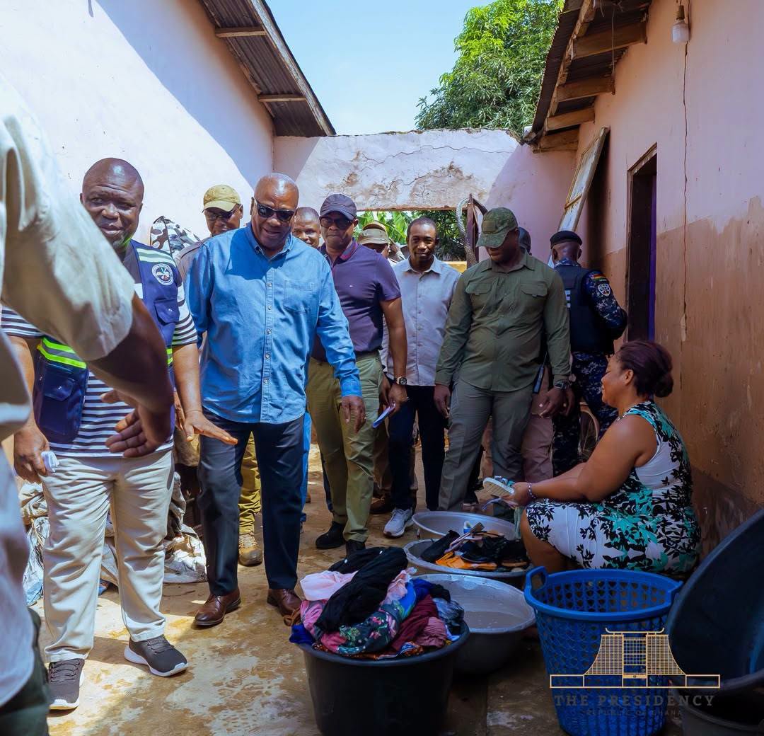 President Mahama visits flood-hit Hohoe communities after the recent flooding.