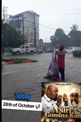 Baba Ijesha promotes his movie Asiri Gomina Kan on the streets of Lagos.