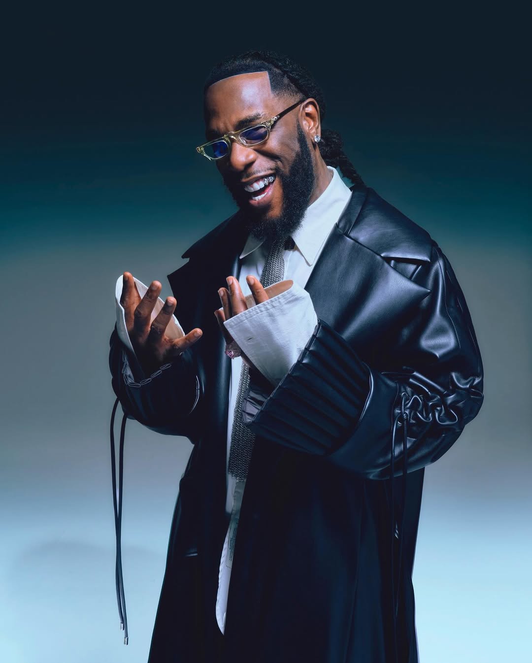 Fans wait for Burna Boy outside Jowizaza’s house in Lagos until 5 a.m.